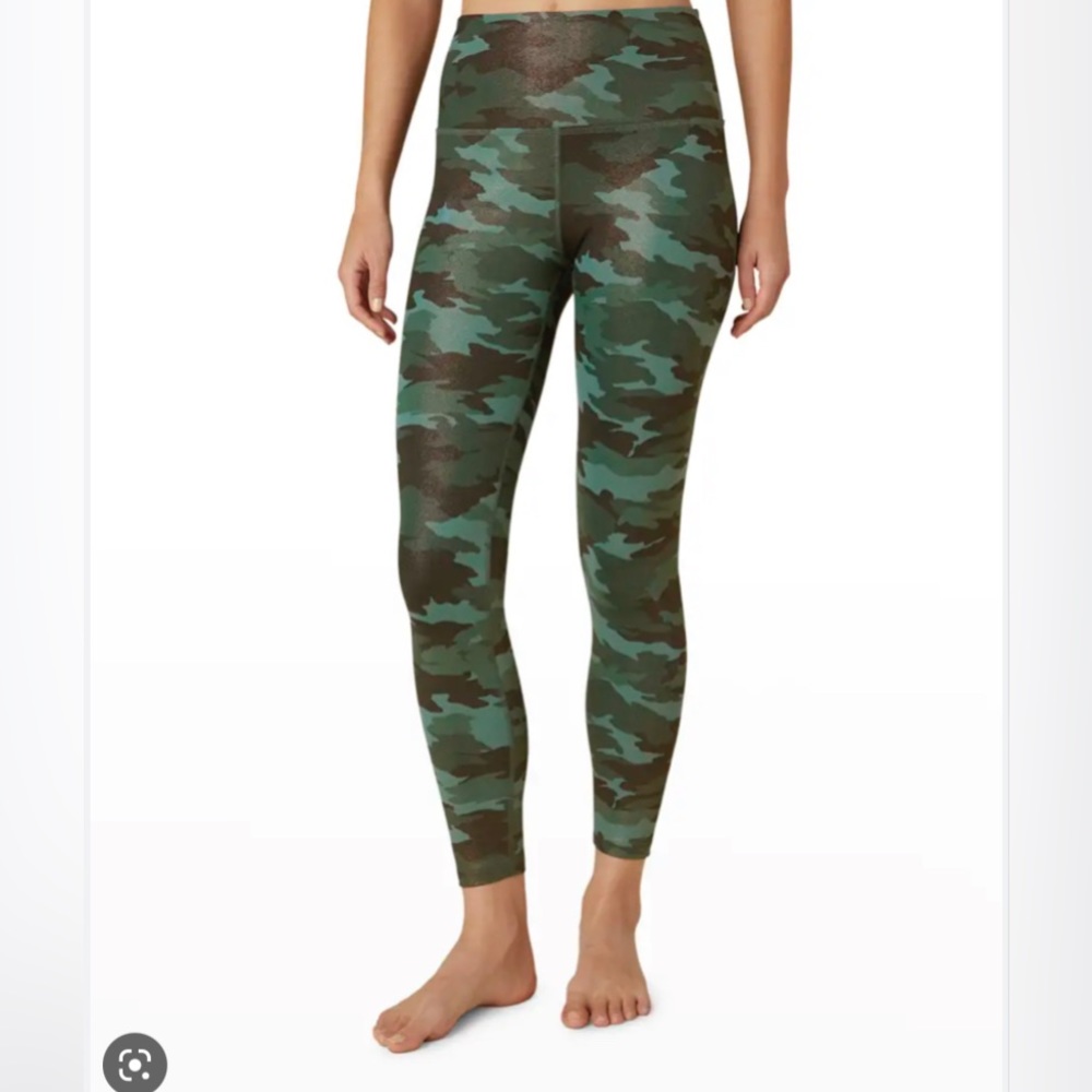 💚Beyond Yoga High Waist Sportflex Metallic Camo Midi Leggings with Gold Glitter